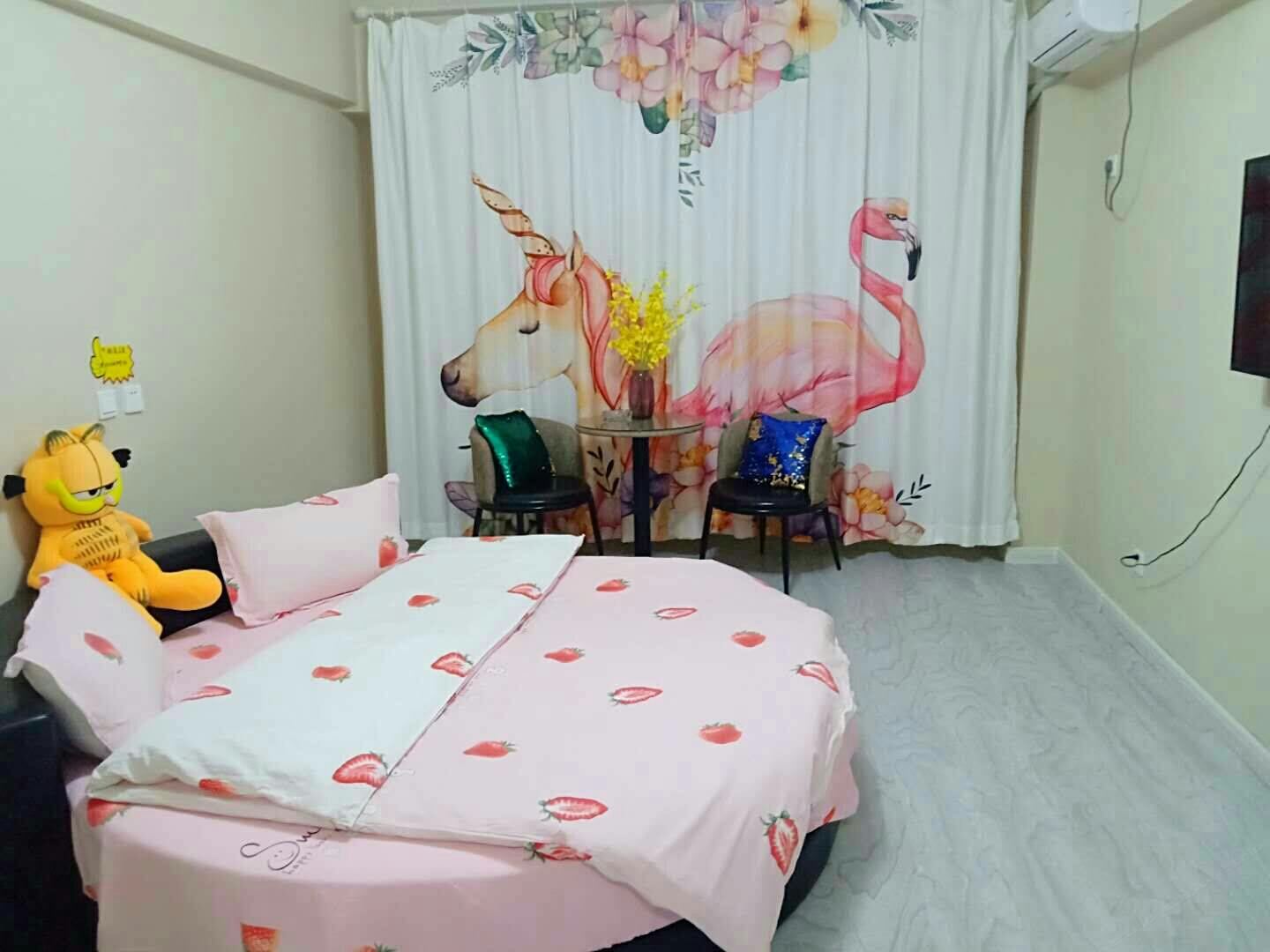 精品圆床房