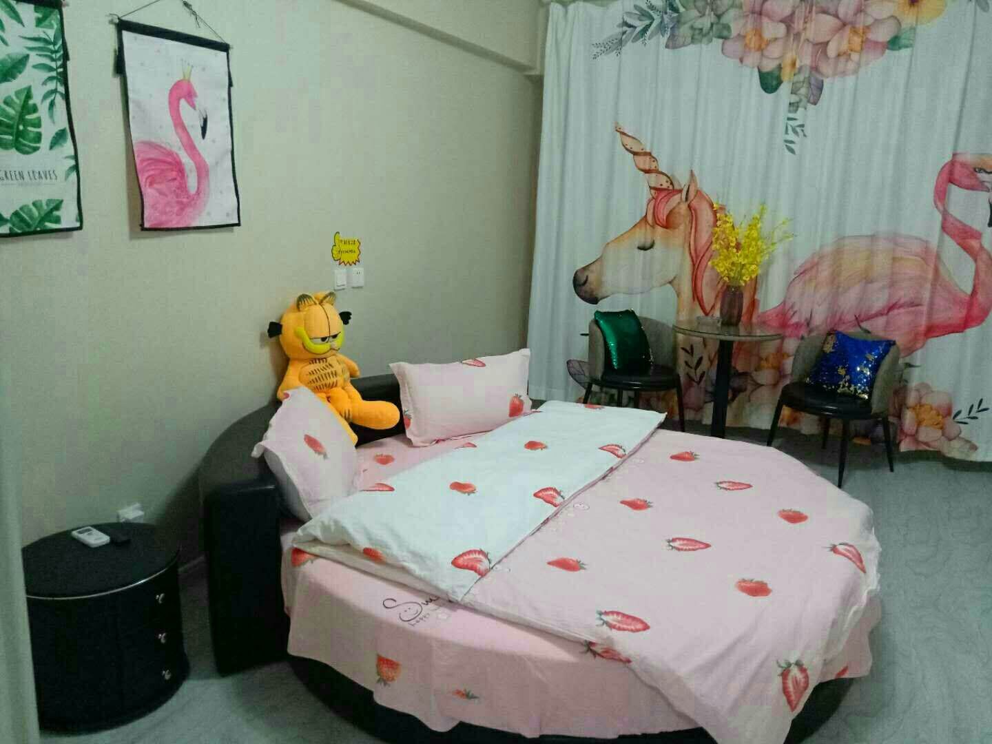 精品圆床房
