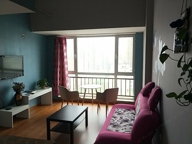 复式优雅大床房