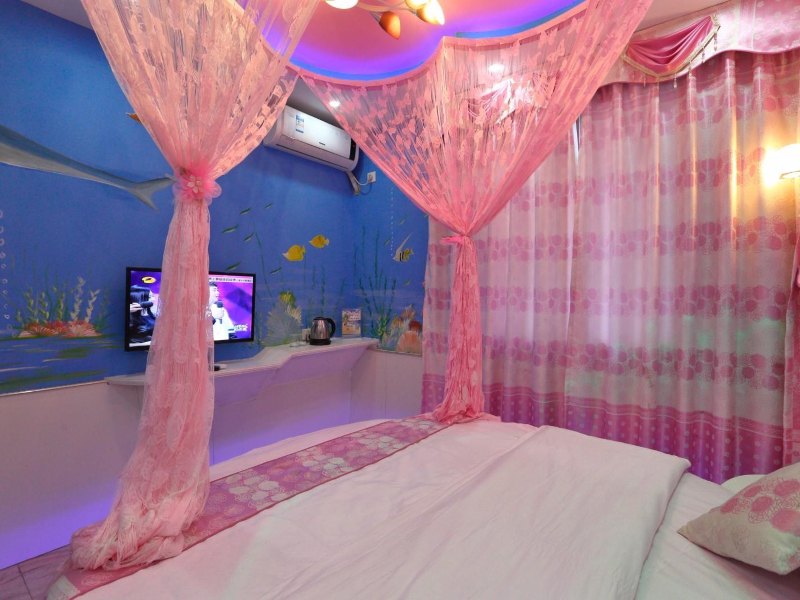 hotelPic