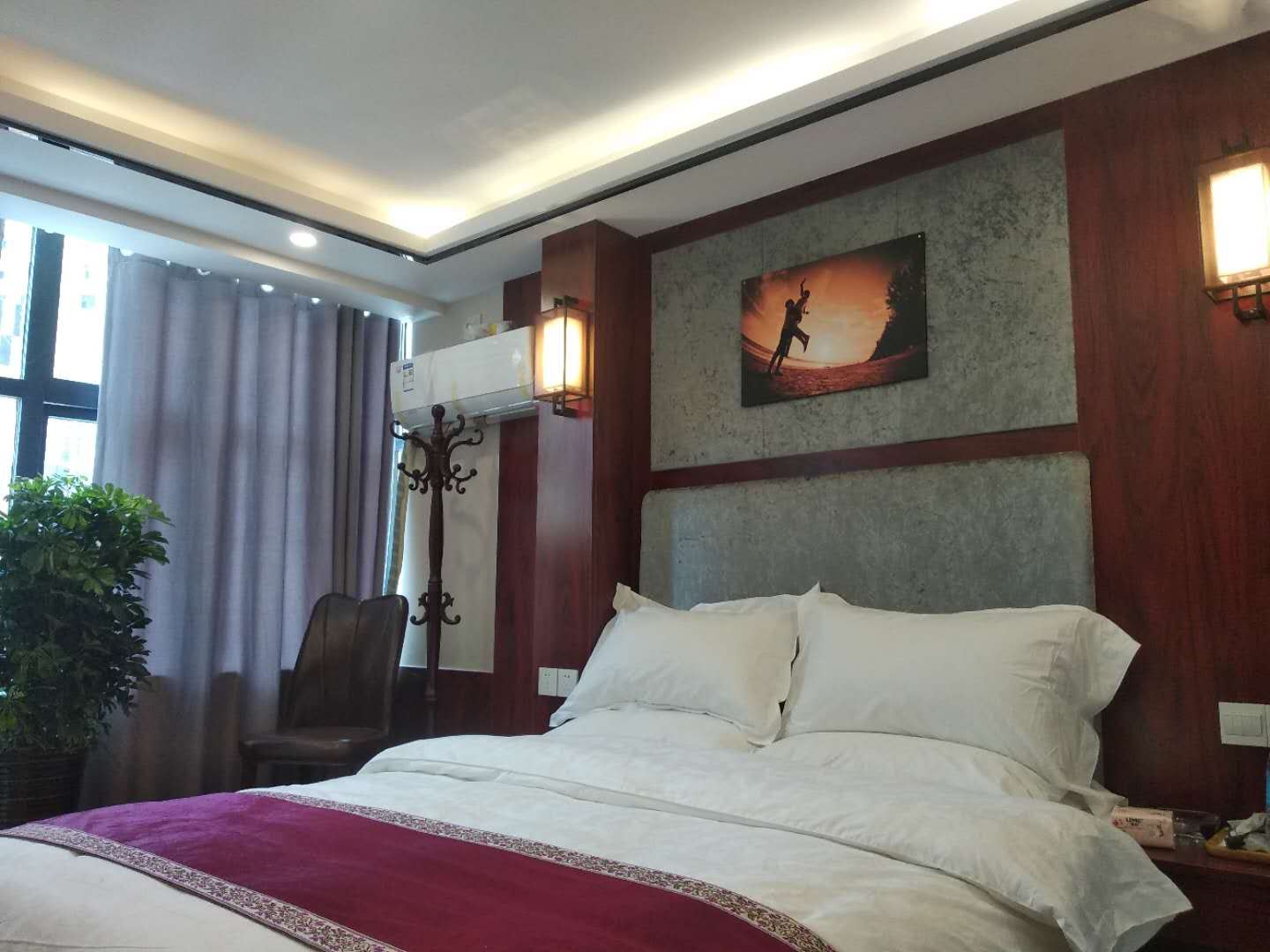 豪华大床房