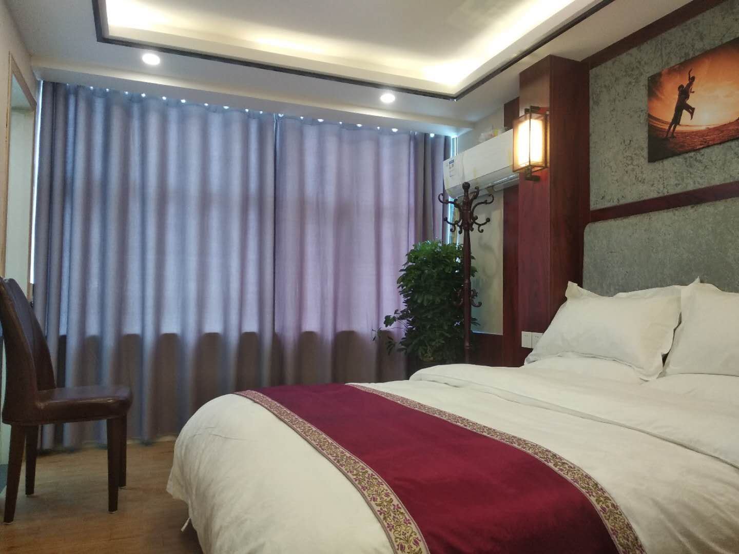 豪华大床房