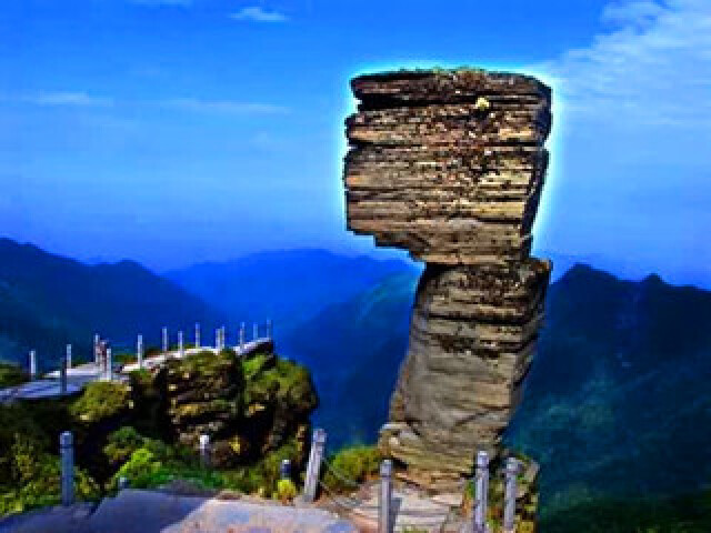 贵州黄果树梵净山荔波小七孔西江苗寨镇远古镇