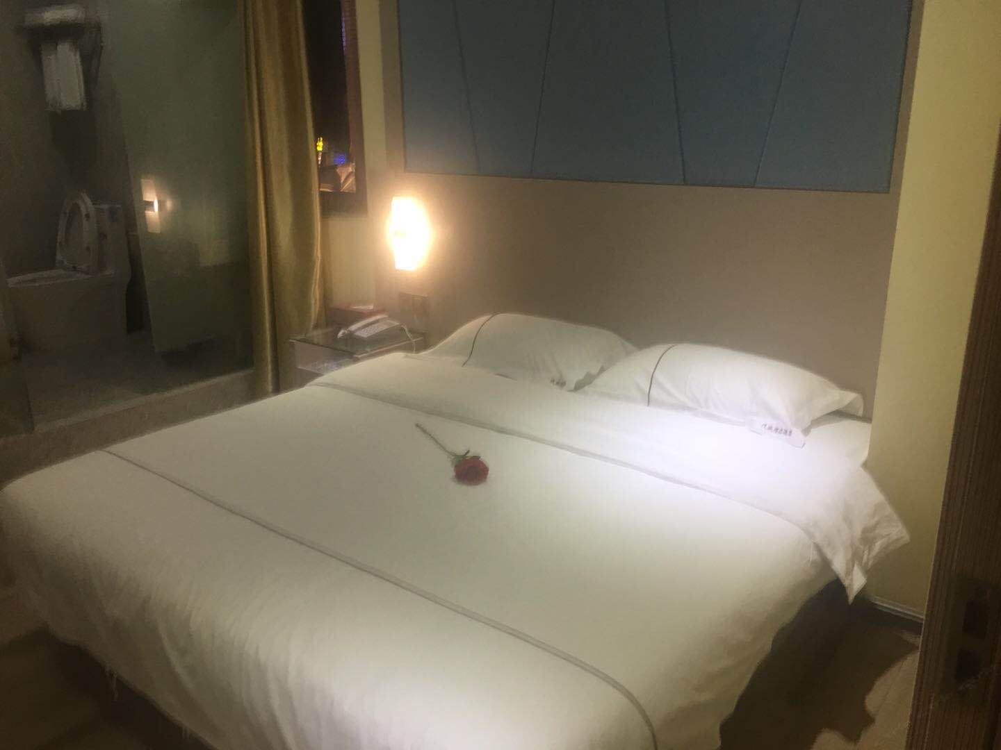 豪华大床房