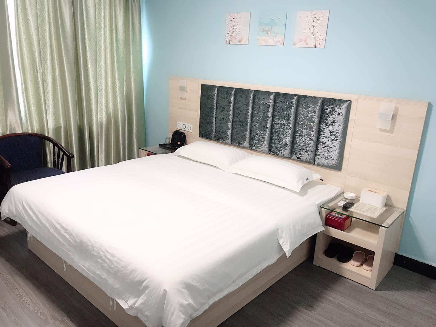 豪华大床房