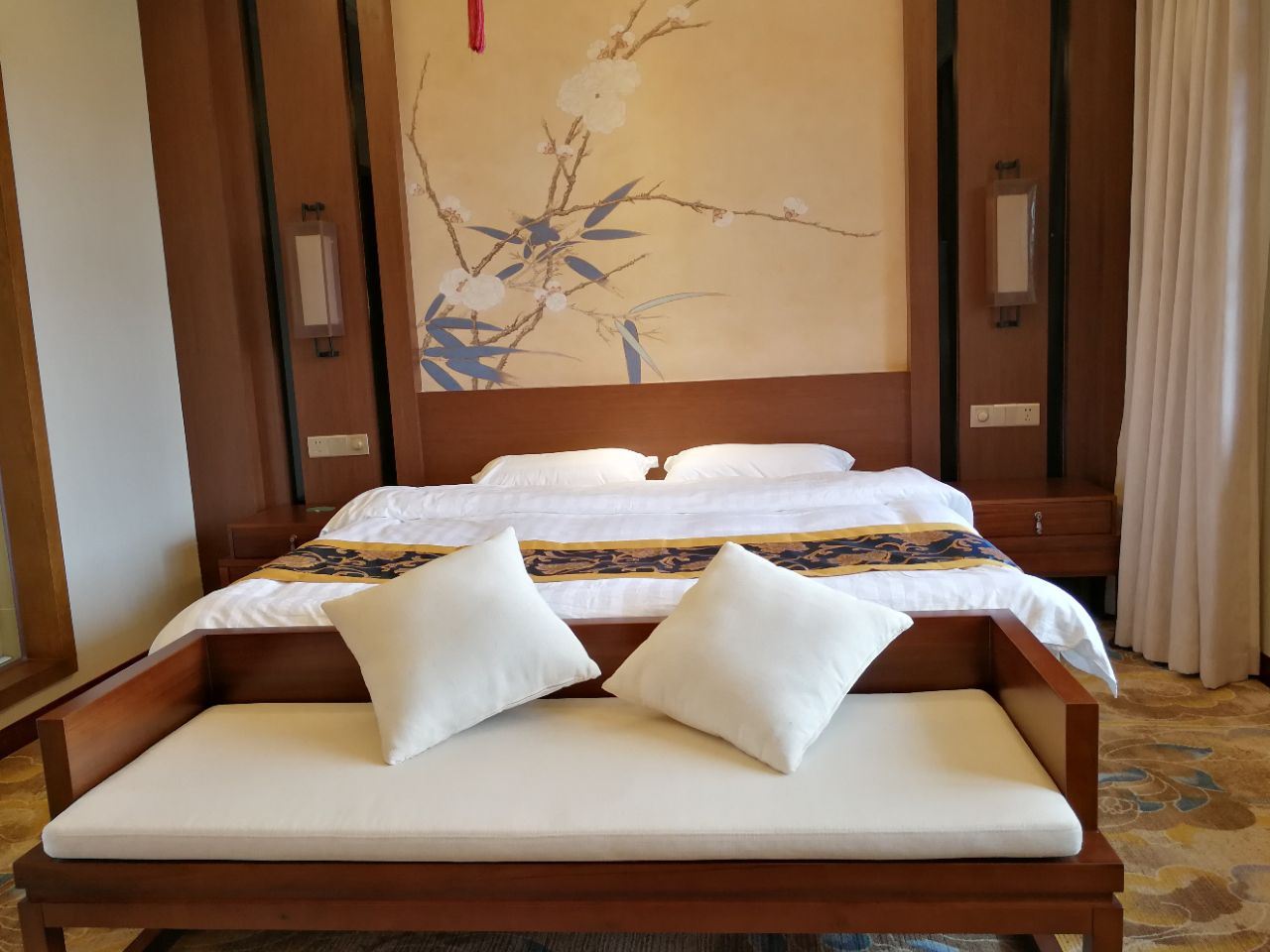豪华大床间