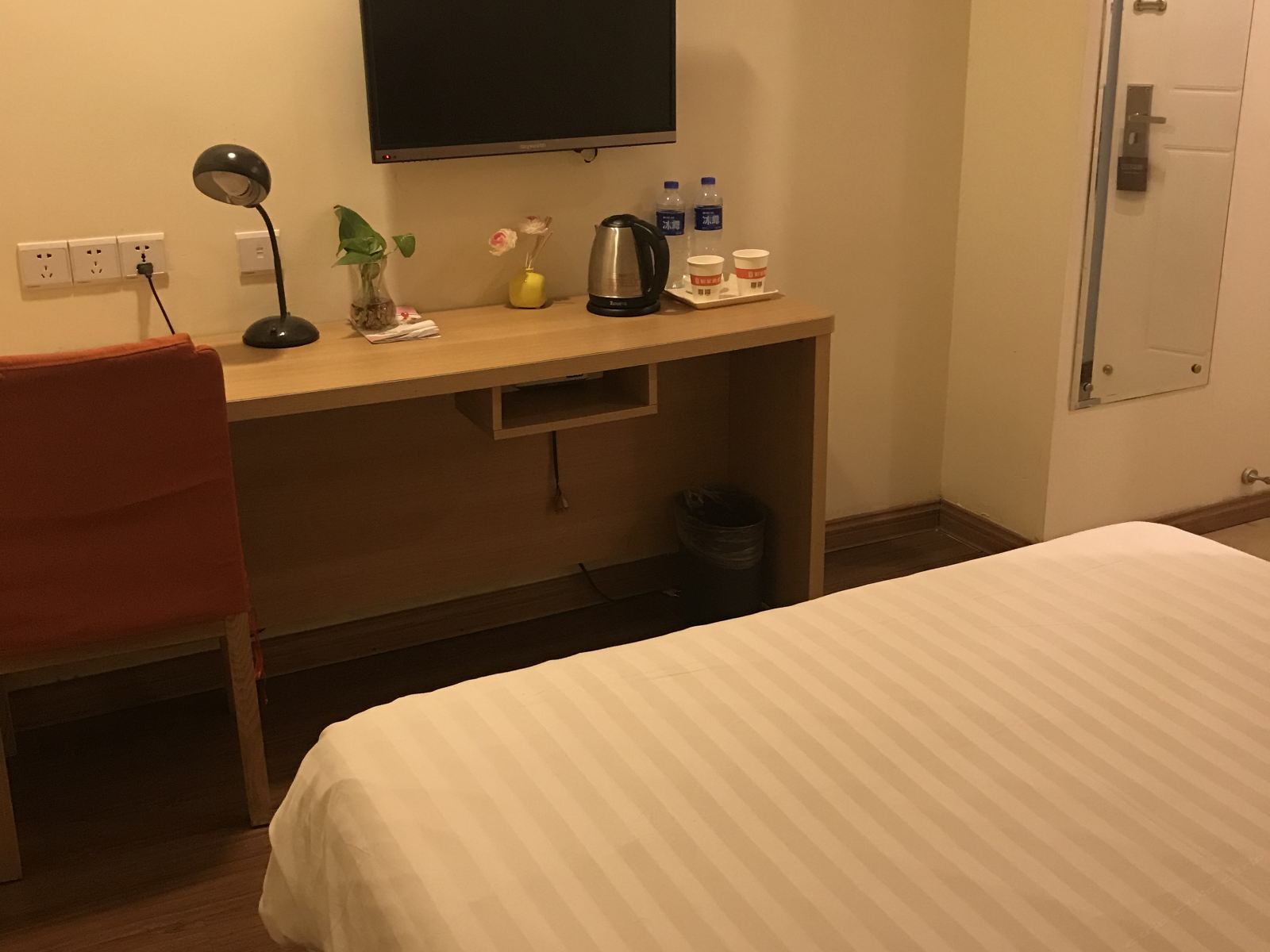 大床房B(无窗)