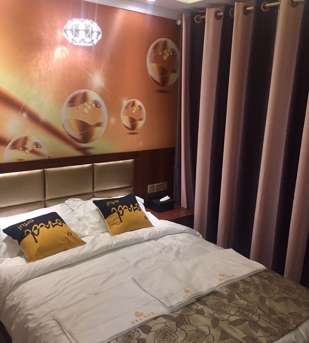 豪华大床房
