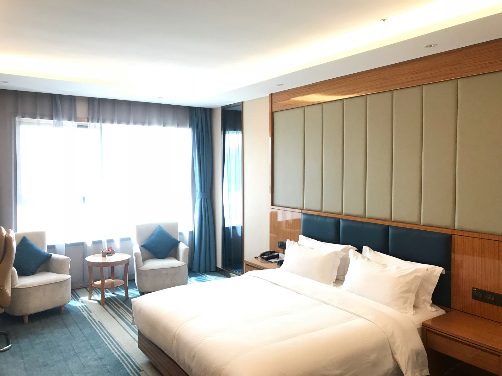 高级大床房