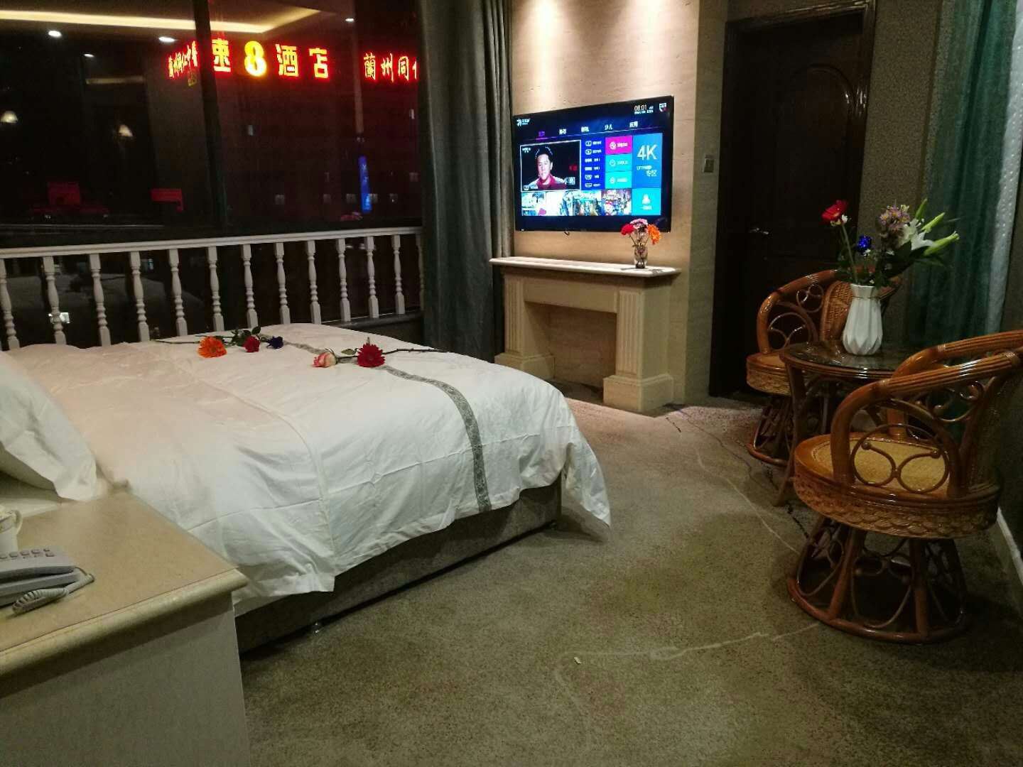 豪华大床房