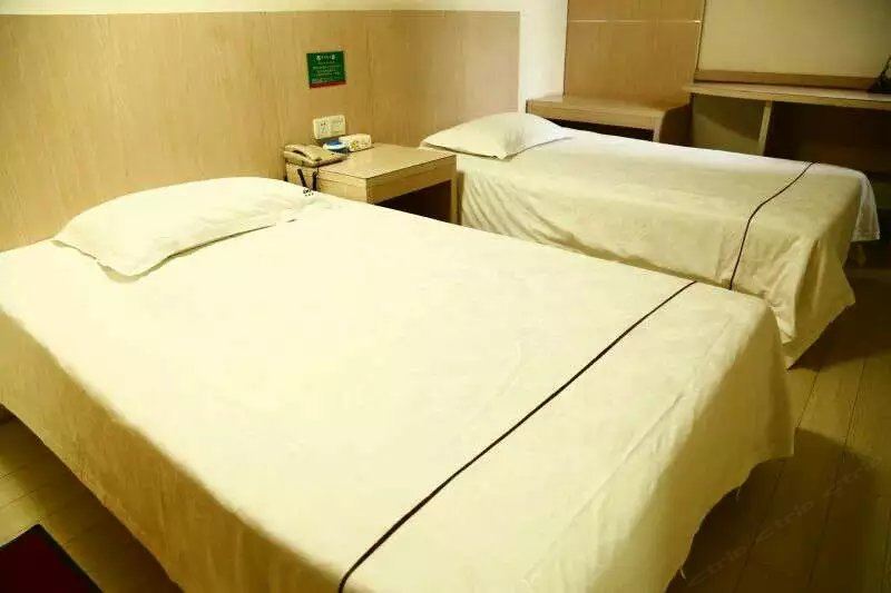 舒适双床房