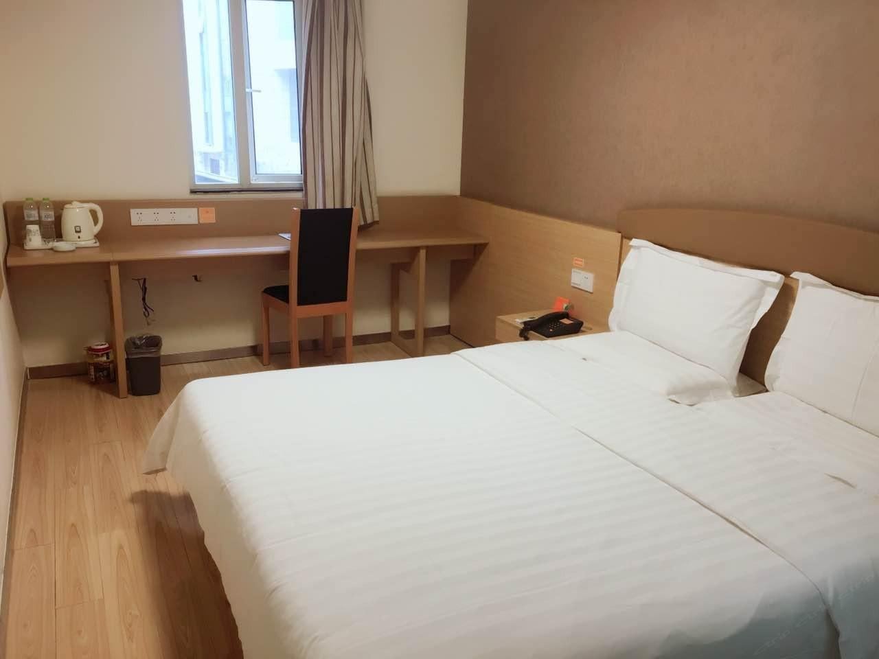 高级大床房