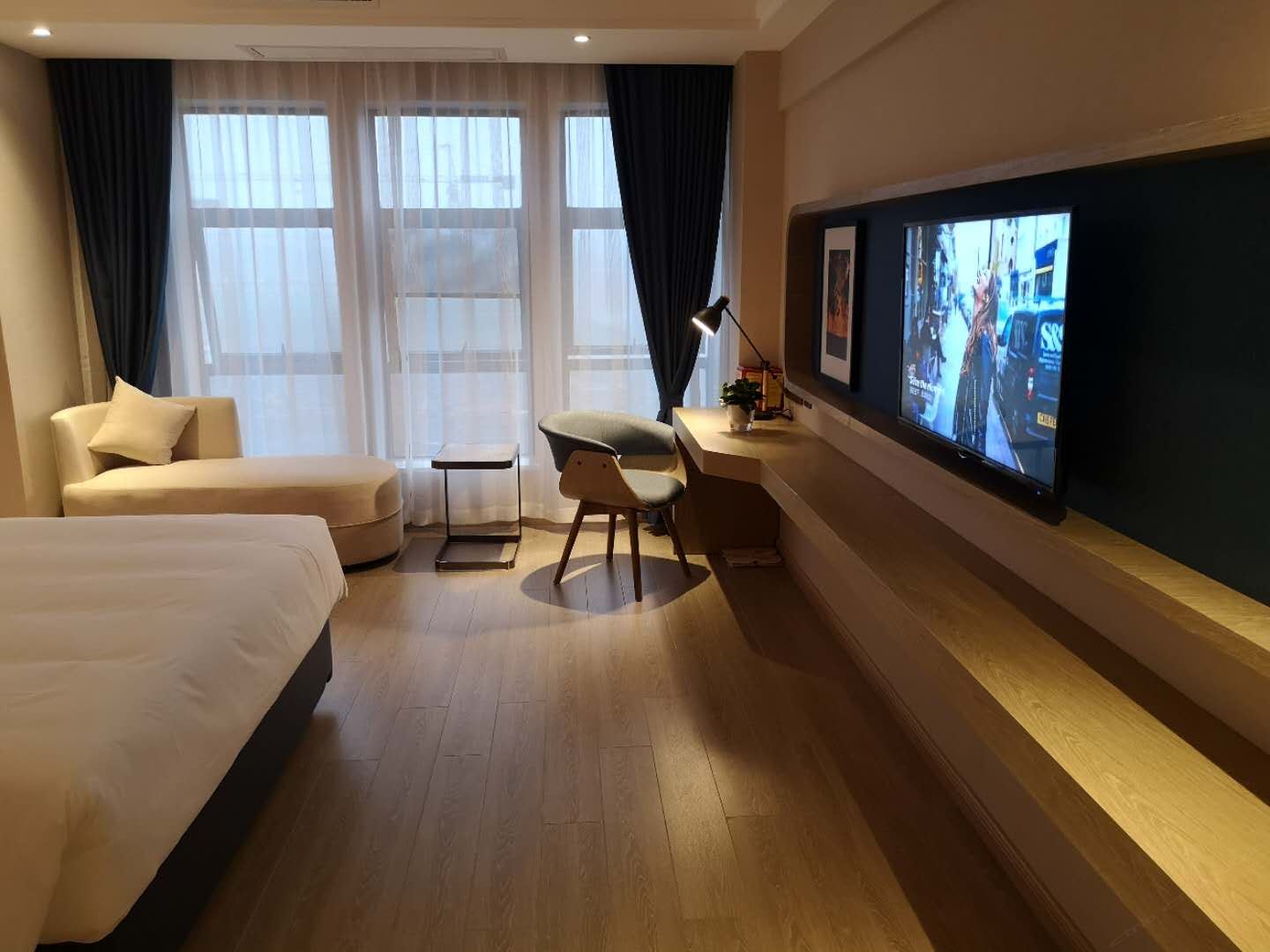 高级大床房