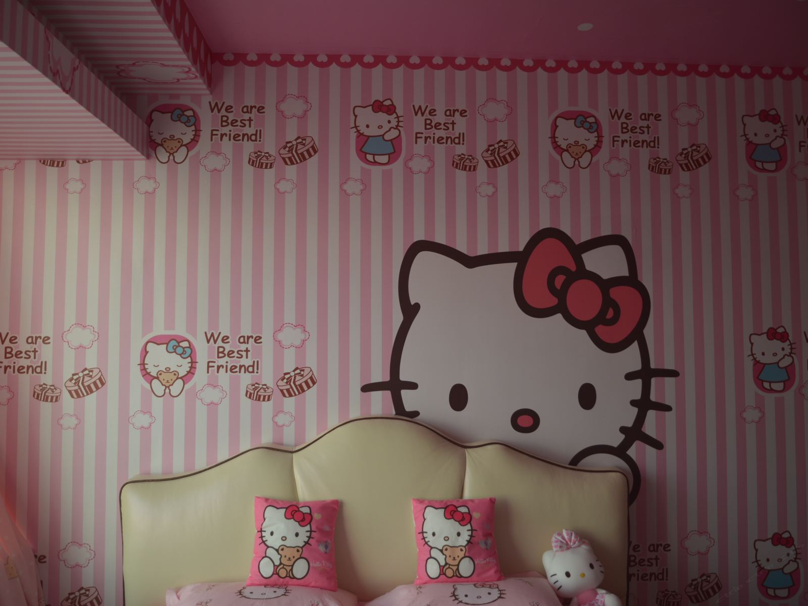 hellokitty主题大床房