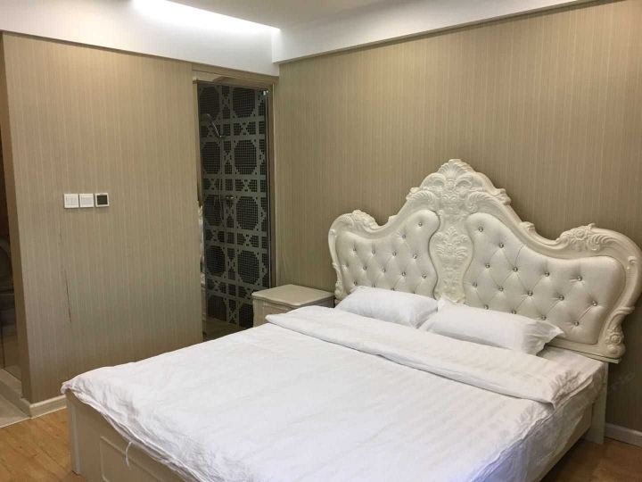 豪华大床房