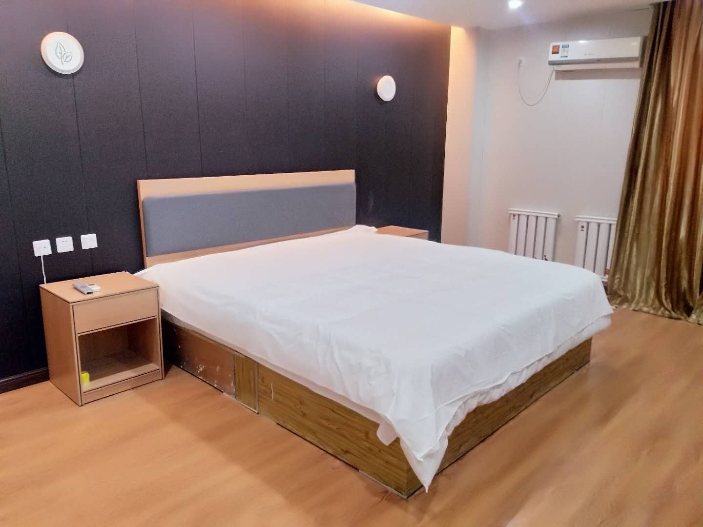 商务大床房