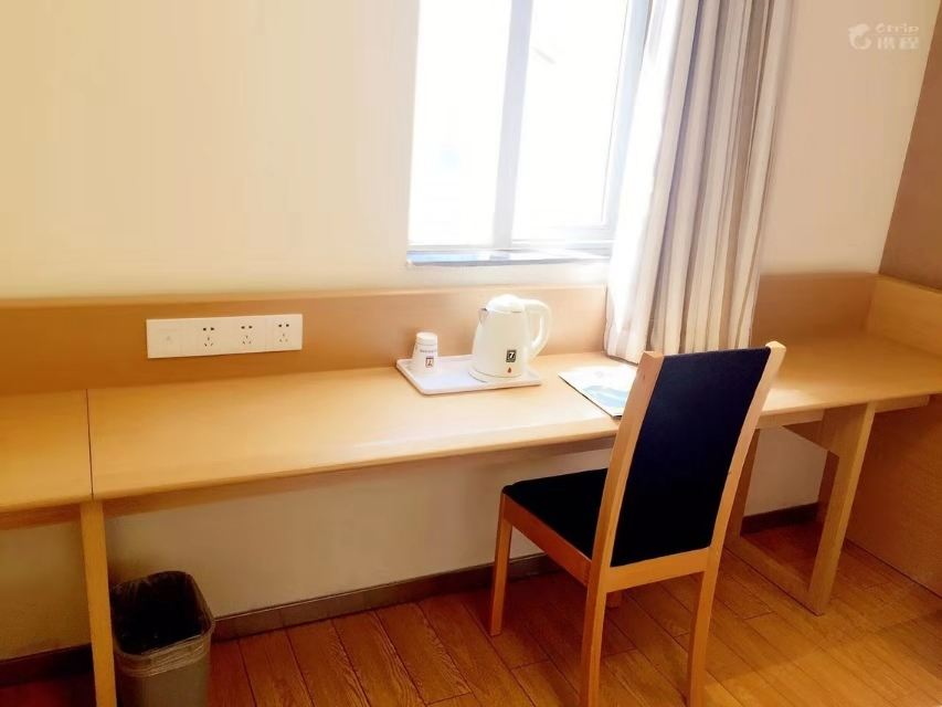高级大床房
