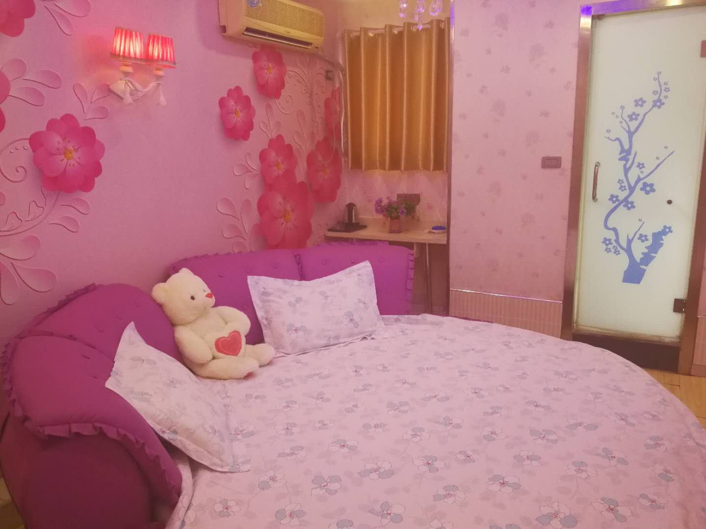 主题圆床房