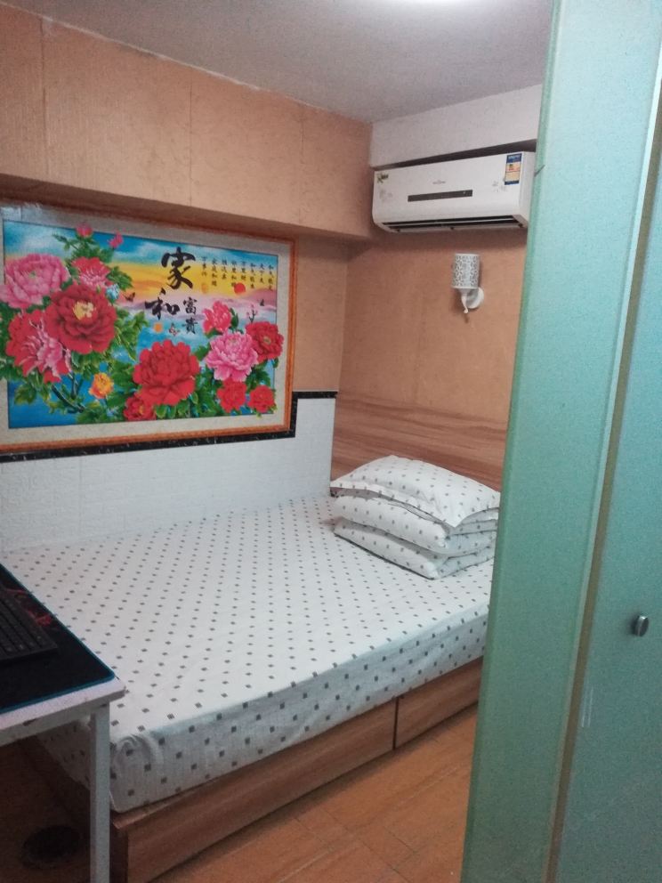 电脑大床房