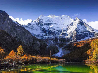 稻城亞丁游跟團(tuán)_稻城亞丁旅游需要多少錢(qián)_到稻城亞丁旅游