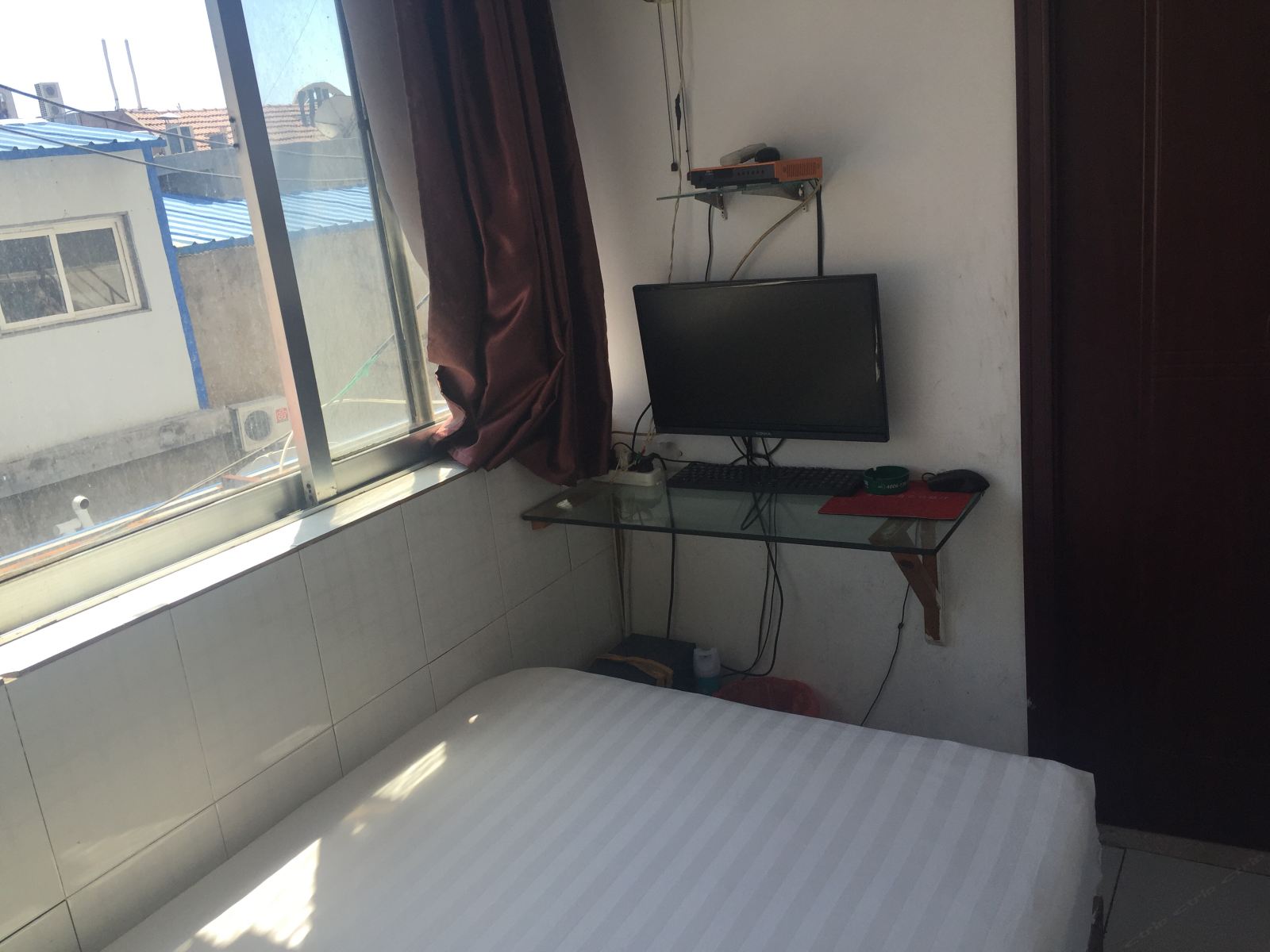 阳光大床房