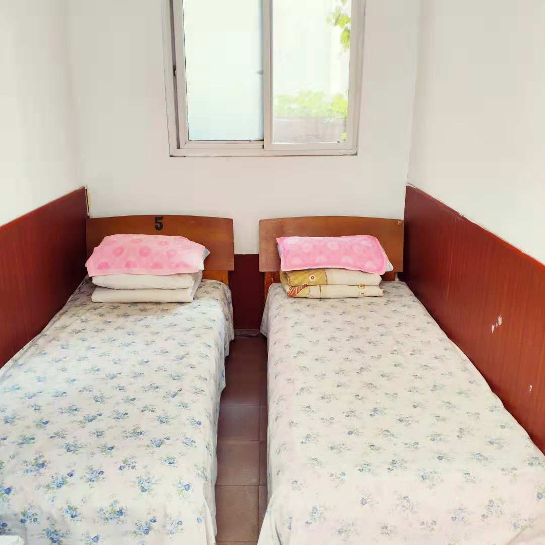 普通双床间(公共卫浴)