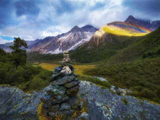 稻城亚丁自由行费用_现在到稻城亚丁旅游多少钱_稻城亚丁十一日游多少钱