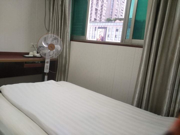 标准大床房