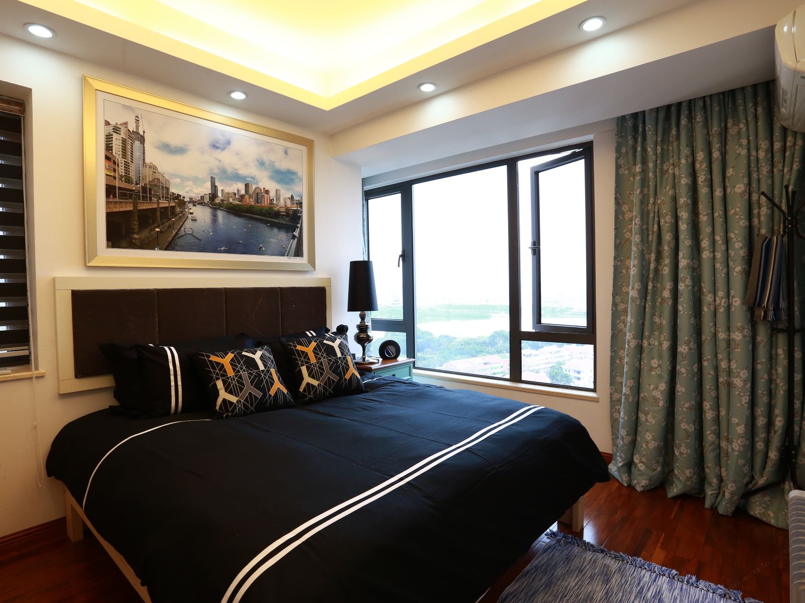 两室一厅湖景套房