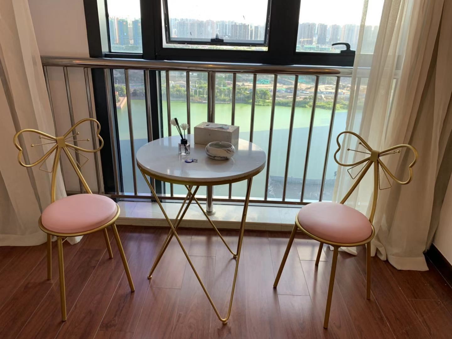 仙后座巨幕投影大床房