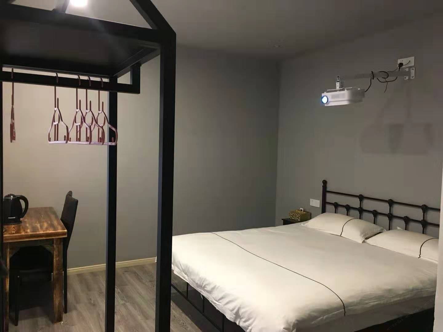 个性大床房
