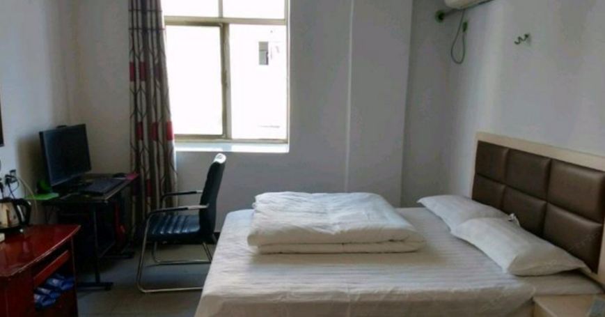 电脑大床房