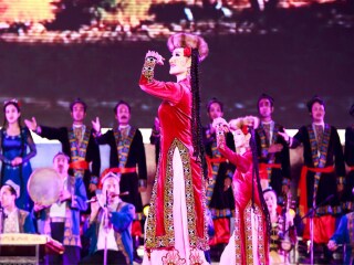 到新疆旅游多少錢(qián)_去新疆報(bào)團(tuán)多少錢(qián)_新疆自由行旅游團(tuán)