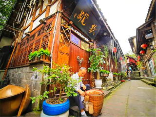 都江堰旅游價(jià)格多少_都江堰旅游多少錢_都江堰旅游花費(fèi)一般多少
