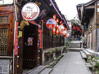都江堰旅游價(jià)格多少_都江堰旅游多少錢_都江堰旅游花費(fèi)一般多少