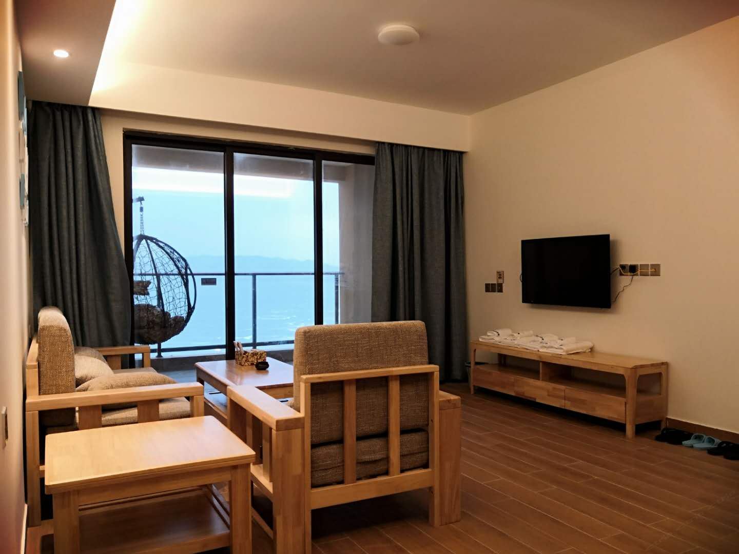 温馨海景双卧两房一厅