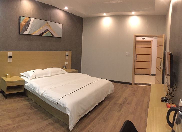 豪华大床房