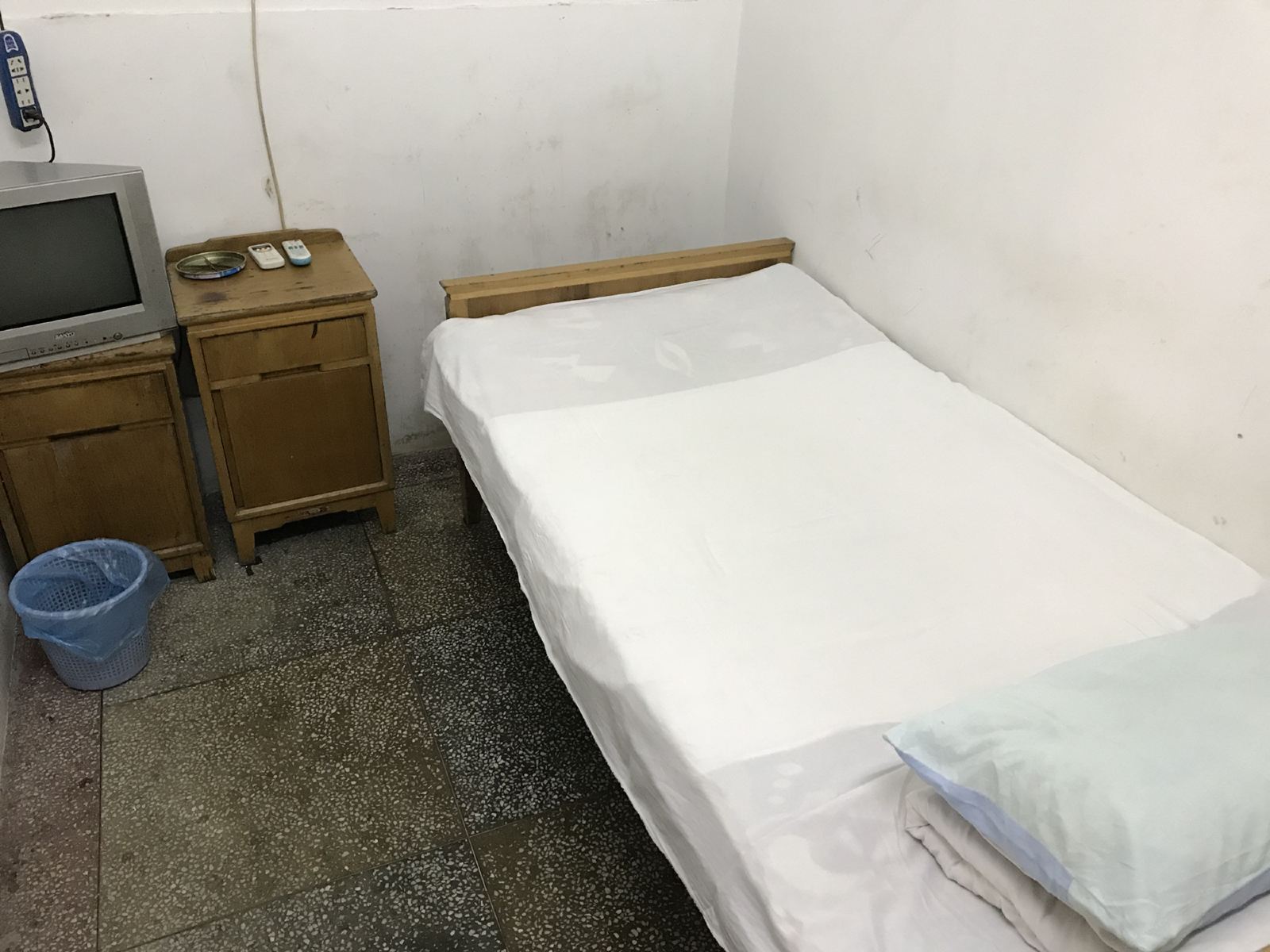 单人房(公共卫浴)