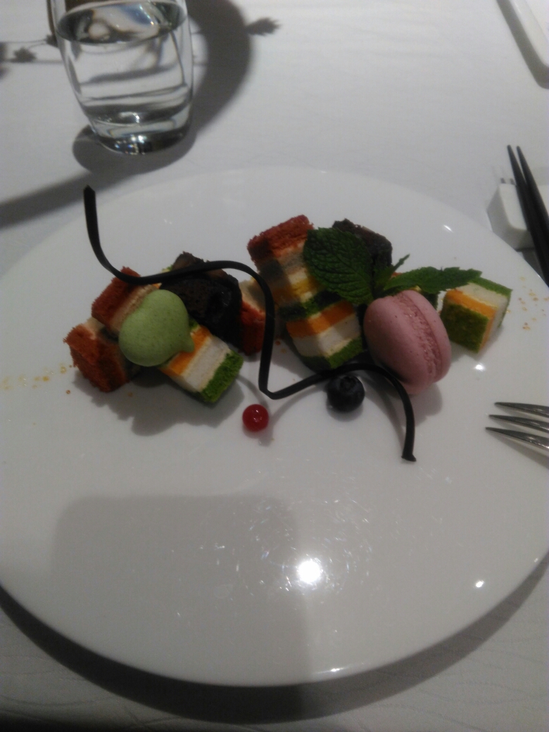 准备六月底带父母孩子去北京,但是父亲腿脚不