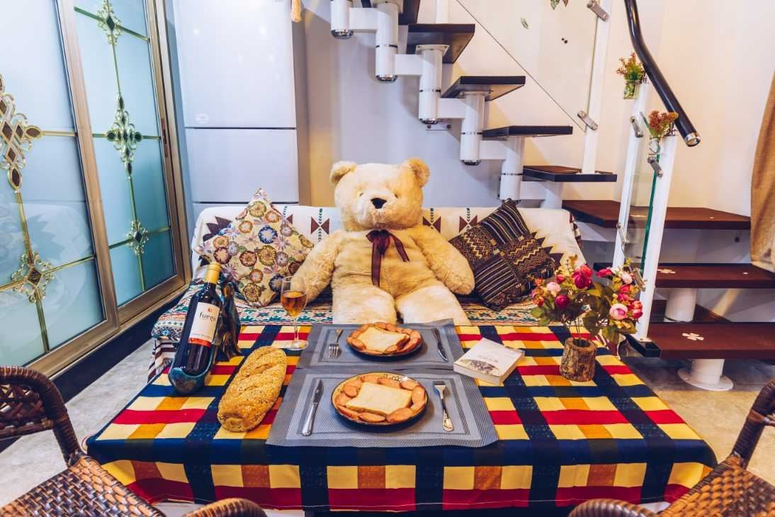 LOFT巴巴尼亚民族风大床房