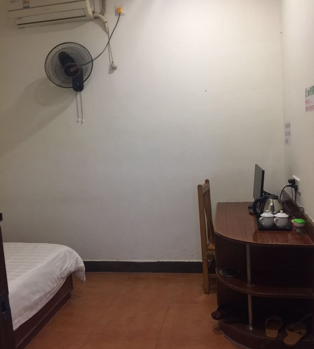特惠大床房(无窗)