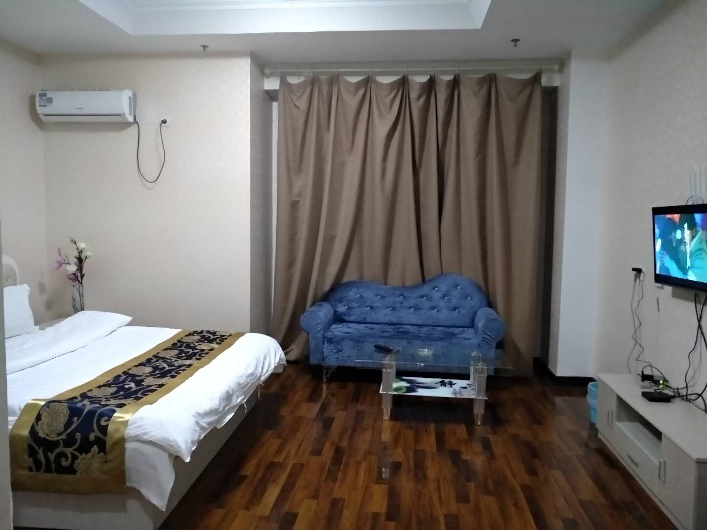 经济大床房