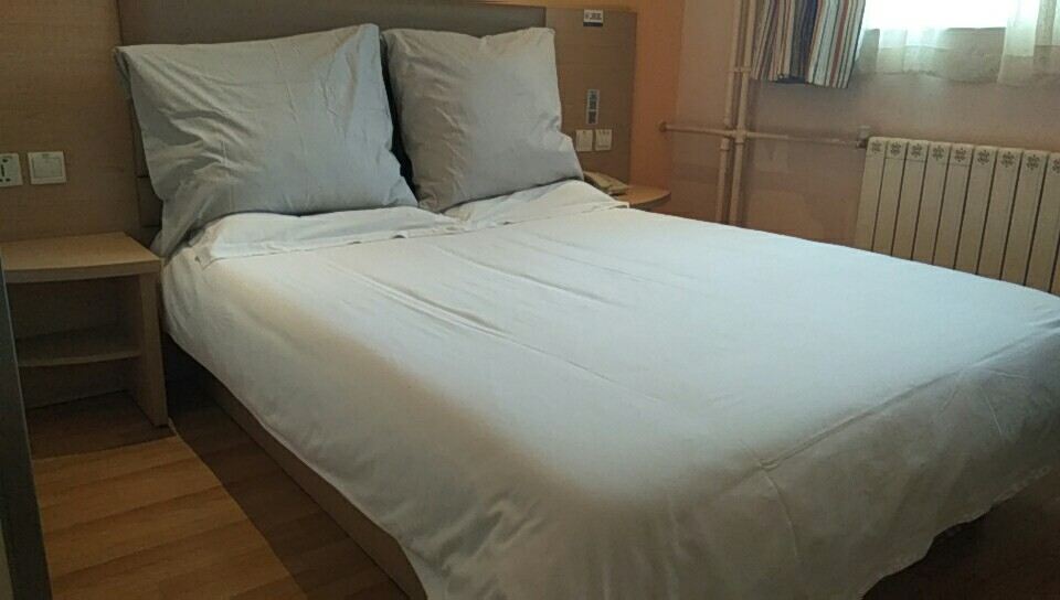影音经济大床房