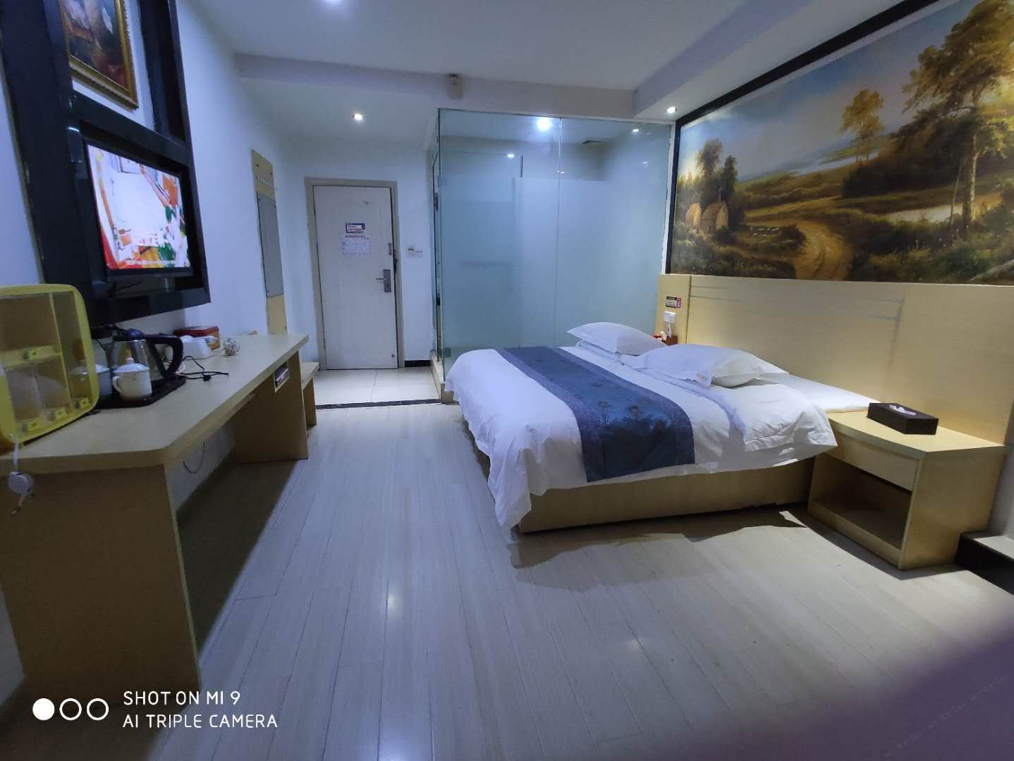 豪华大床房