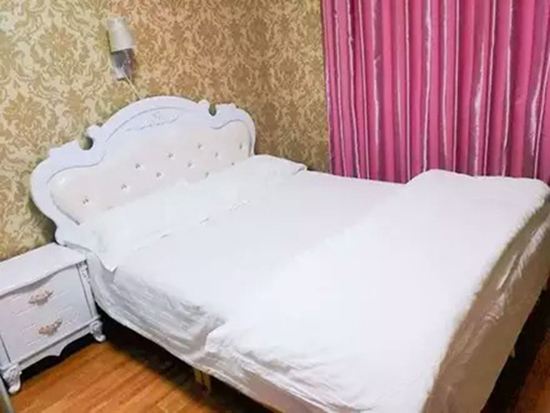 时尚大床房