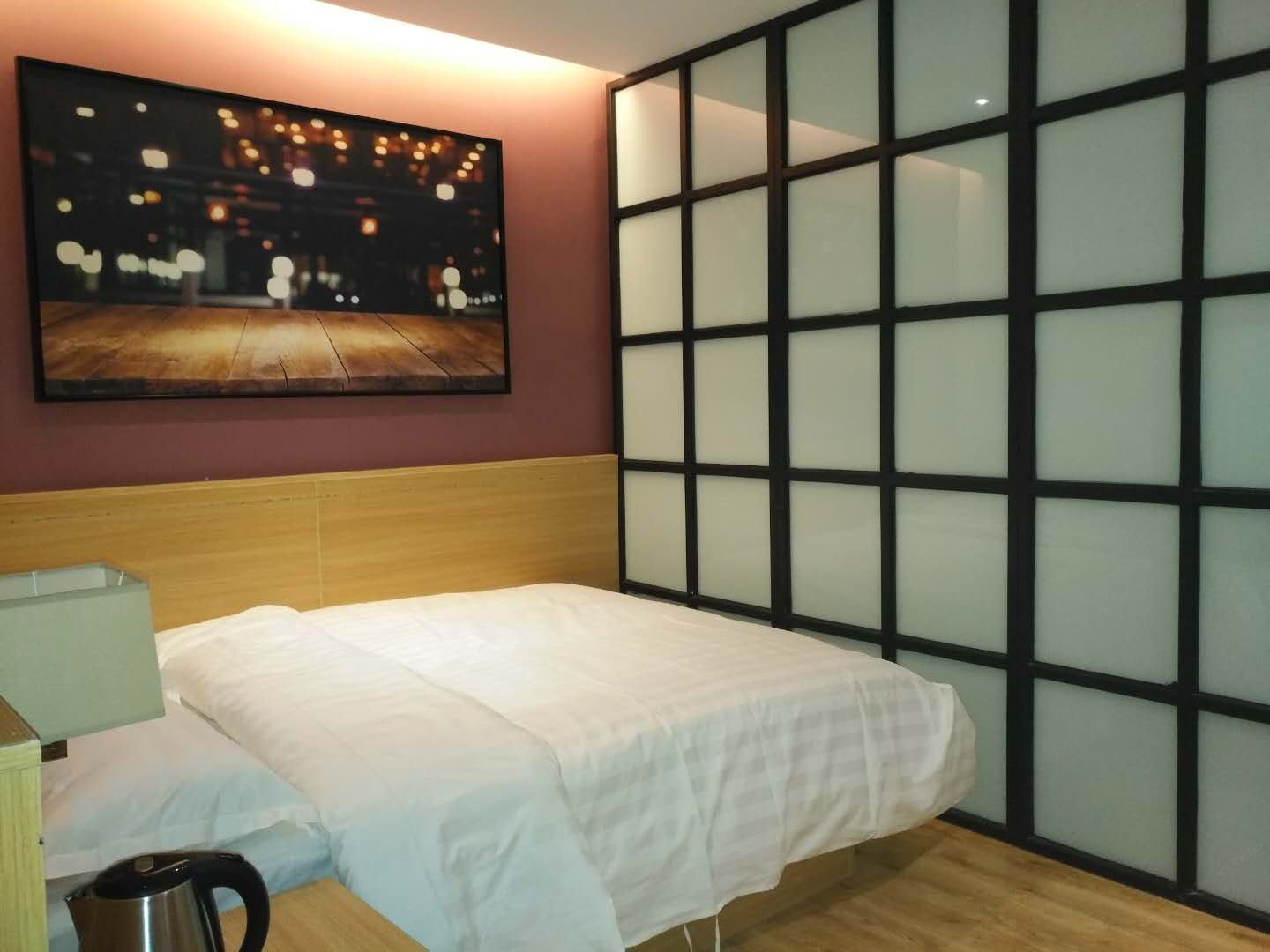 特享时尚大床房