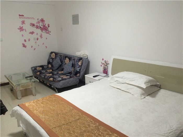 情侣大床房