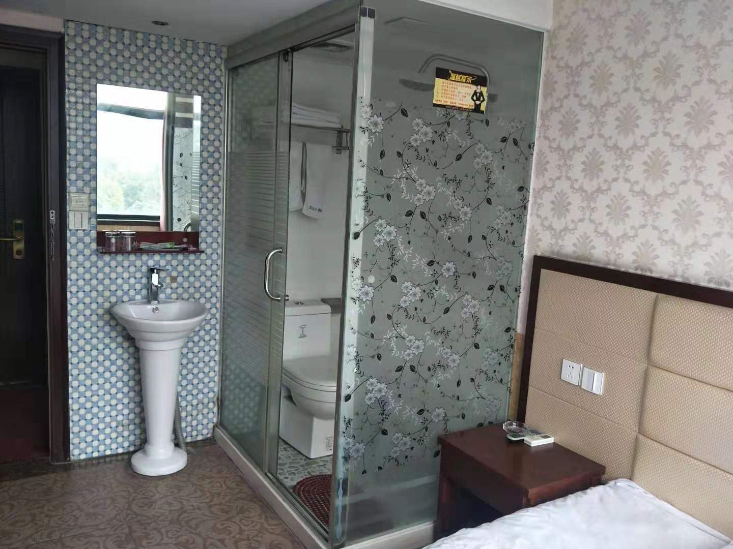双标间