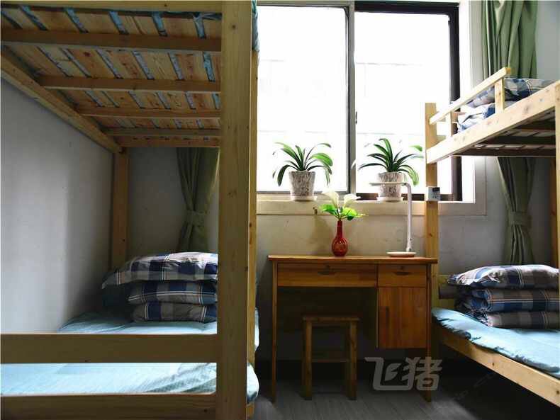 8人间(床位)(公共卫浴)