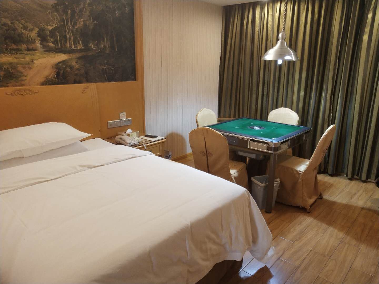 高级棋牌大床房